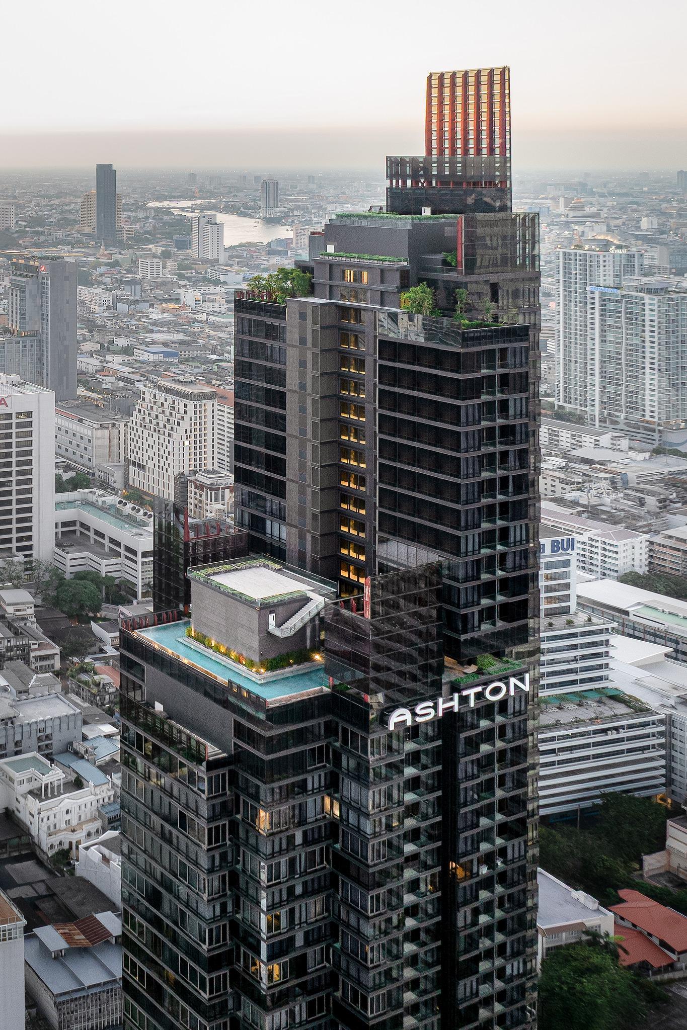 Ashton Silom